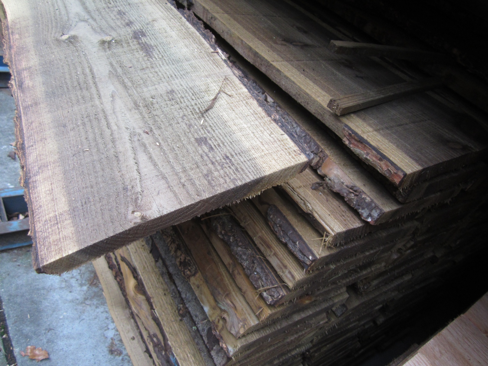 planken onbekant geimpregneerd mm dik, +/- 20 cm breed Hout en Bouwmaterialen Vroomshoop